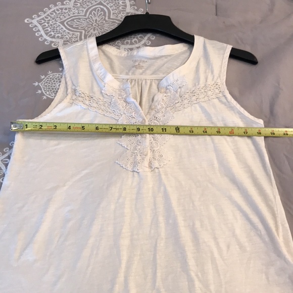 Women’s Top - Picture 11 of 12